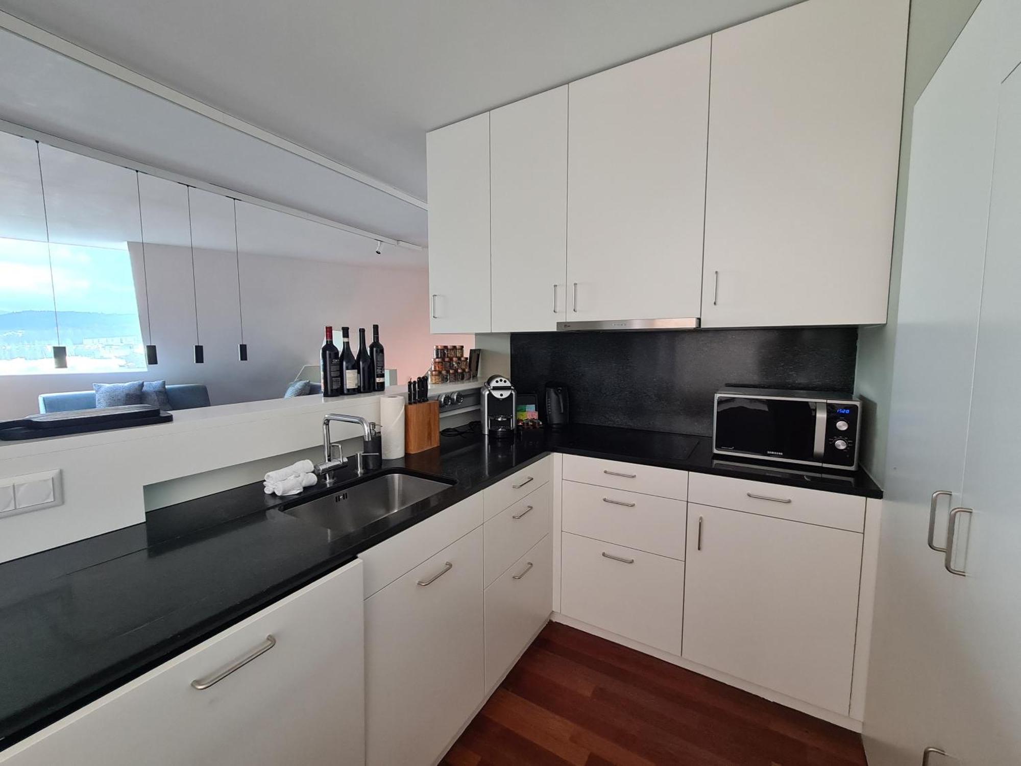 Lucerne Lake View Apartments Bagian luar foto