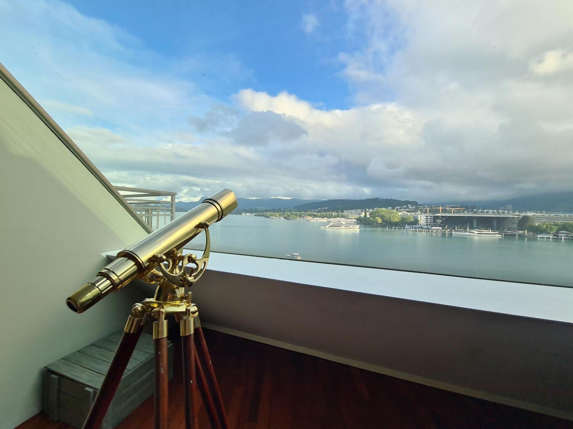 Lucerne Lake View Apartments Bagian luar foto
