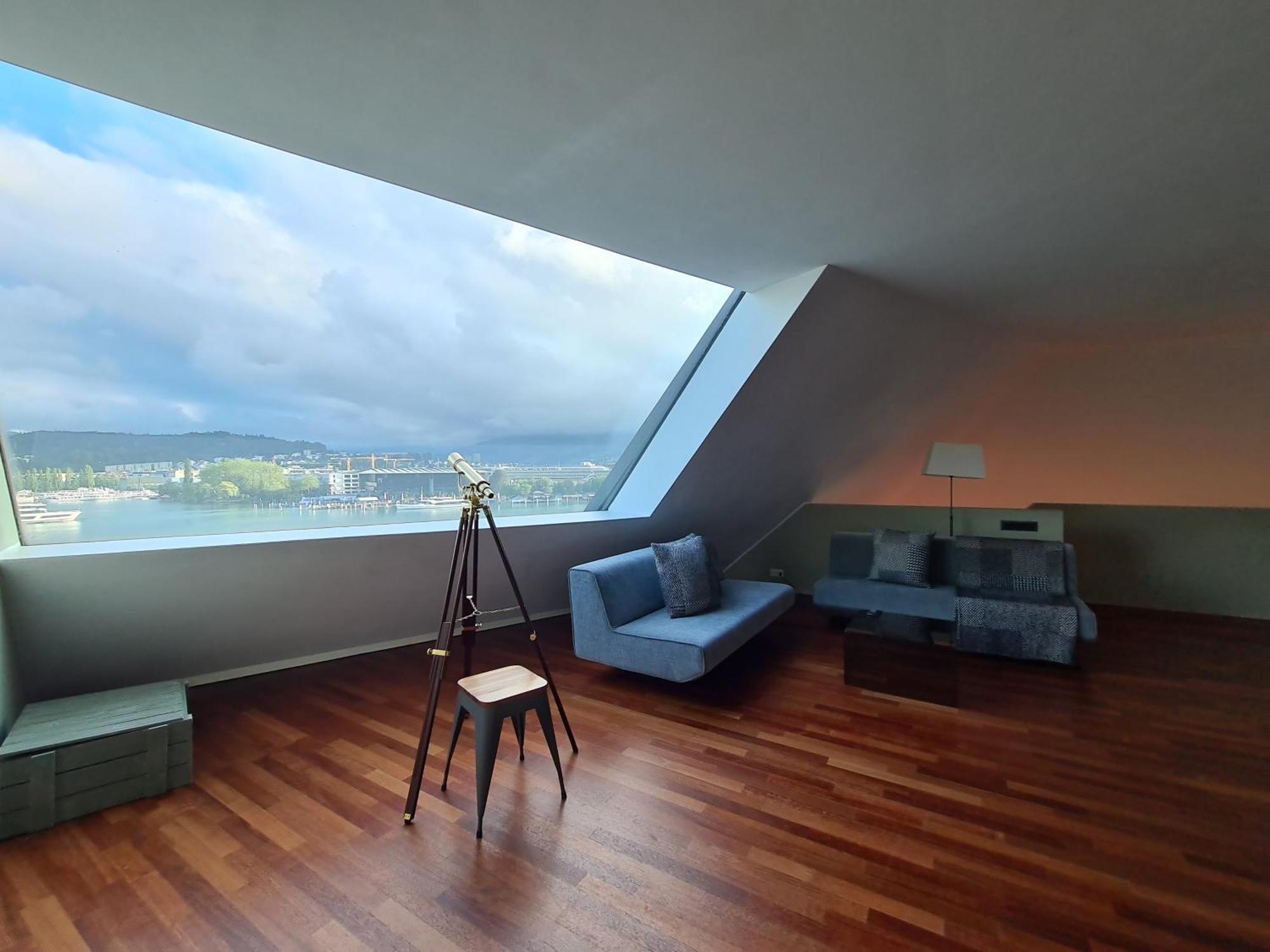 Lucerne Lake View Apartments Bagian luar foto