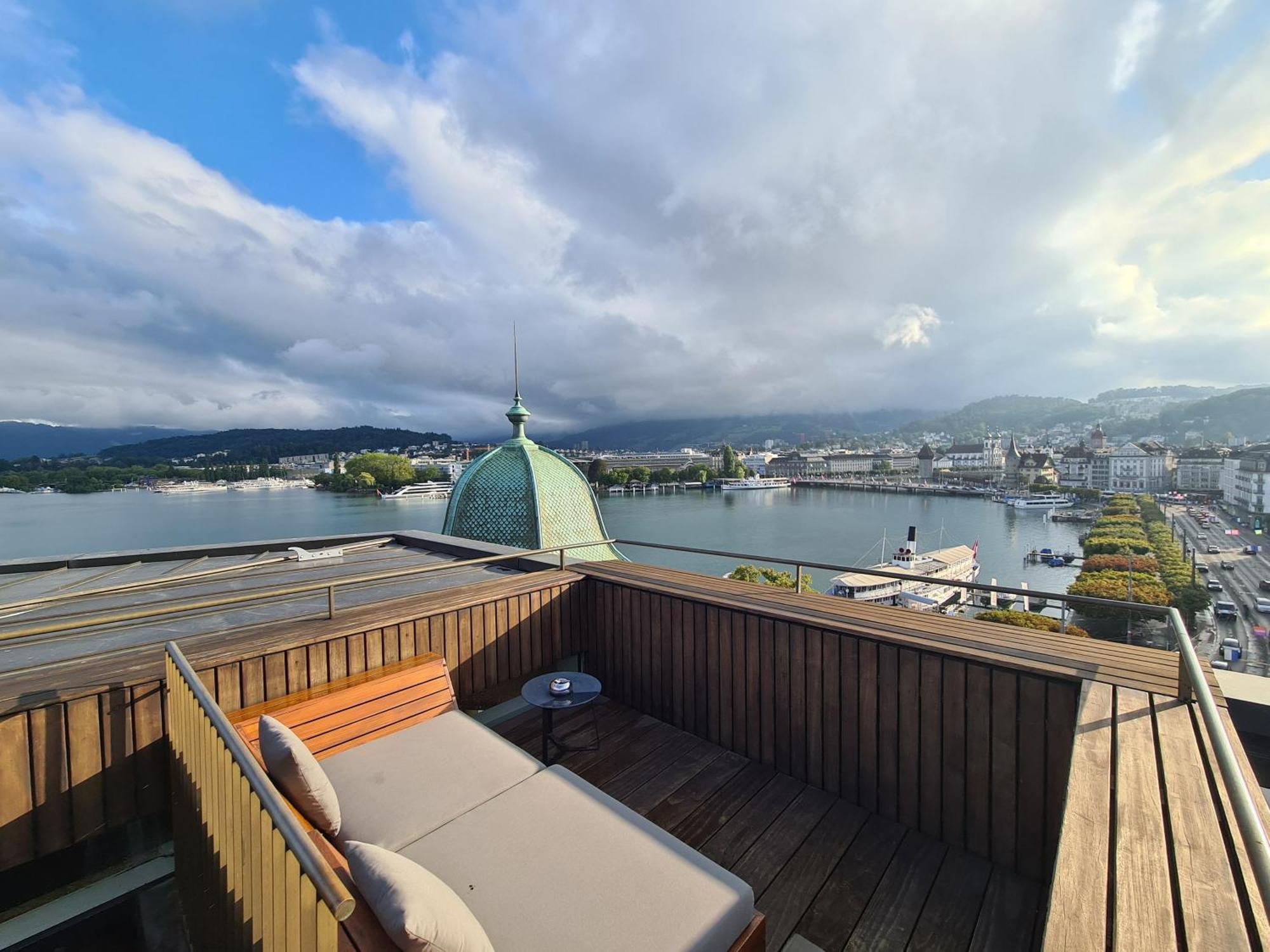 Lucerne Lake View Apartments Bagian luar foto