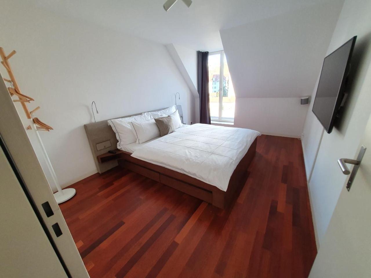 Lucerne Lake View Apartments Ruang foto