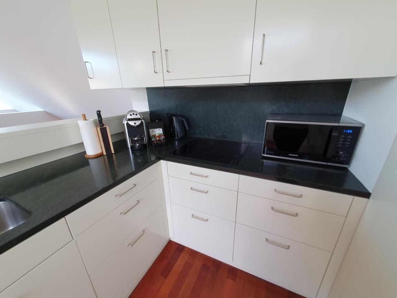 Lucerne Lake View Apartments Ruang foto