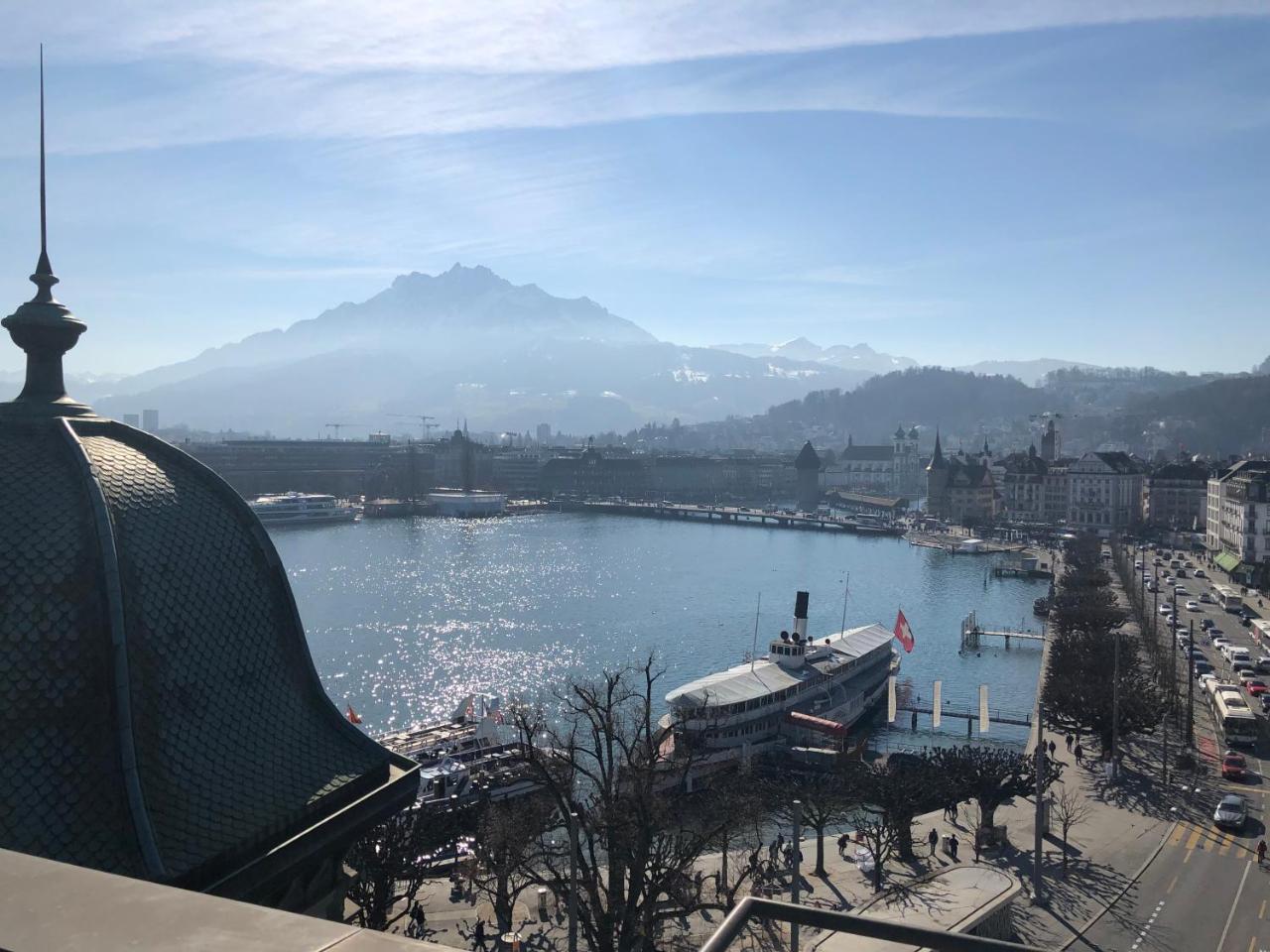 Lucerne Lake View Apartments Bagian luar foto
